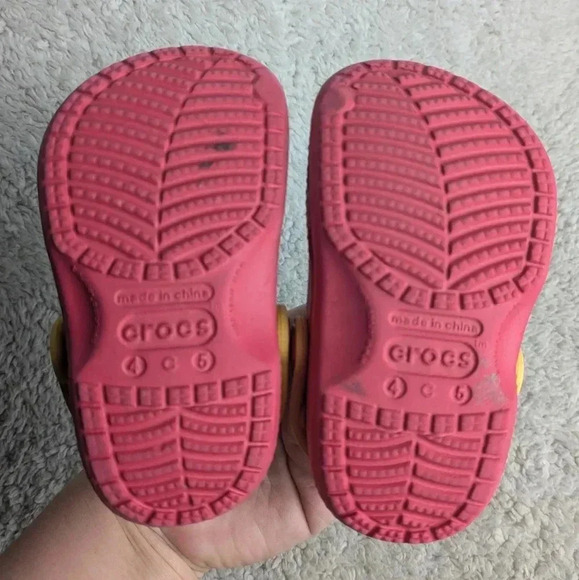 CROCS Marvel super hero  squad for baby size 4-5 us in good used condition - Picture 6 of 6